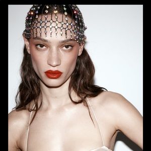 ZARA IRIDESCENT JEWEL CAP NWT